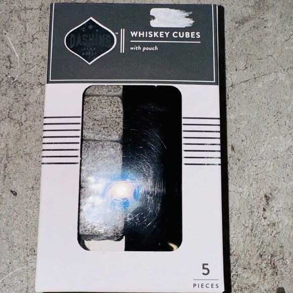 Dashing Fine Gifts 4 Whiskey Cubes with 1 Pouch Chill Your Spirits Gray Black - Picture 2 of 6